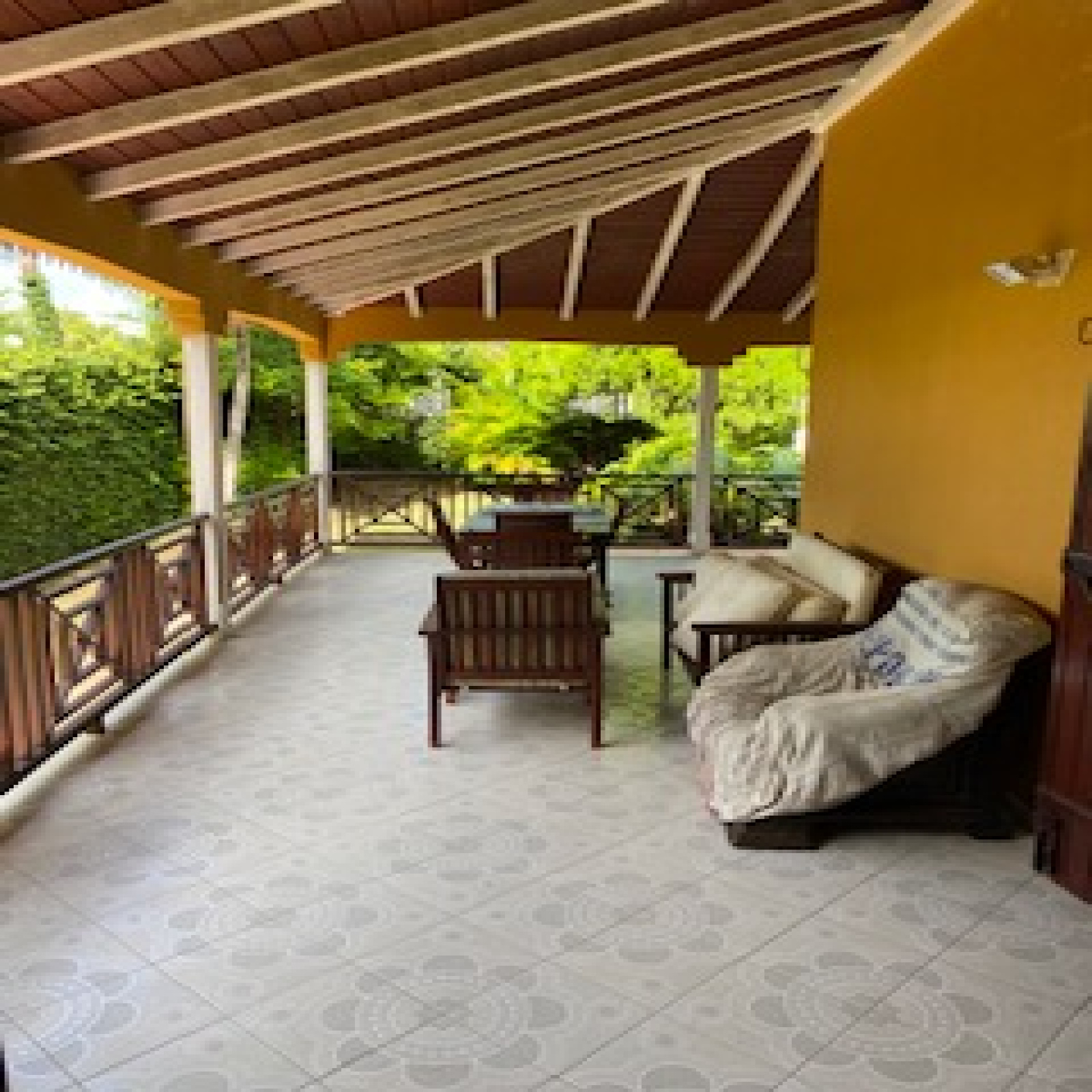 vente À Baie-Mahault, villa à acheter avec 7 pièces avec KARUKIMO